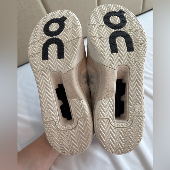 On Running THE ROGER Advantage Pro - Picture 6 of 7